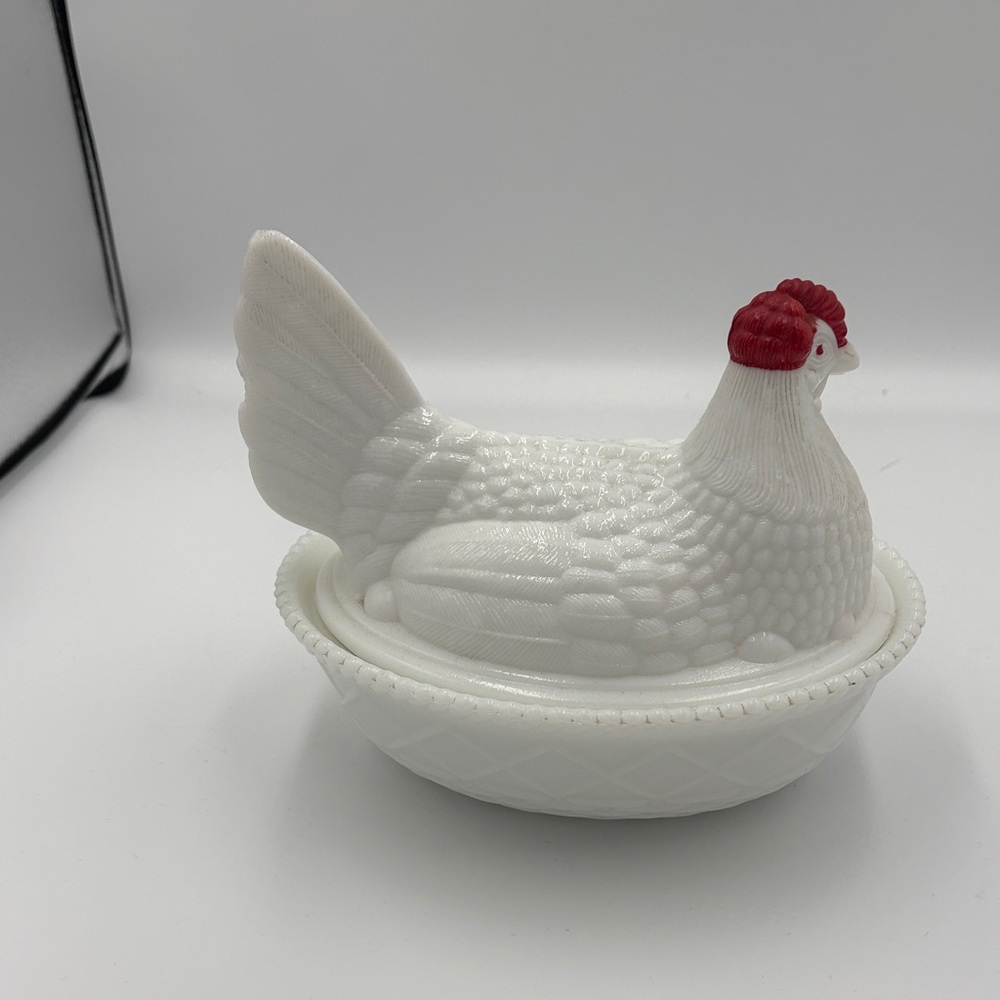 Vintage White Hen Covered Dish - Picture 3 of 10